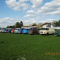 Gruppenbild der Fahrzeuge, es fehlt ein blauer barkas und ein lader